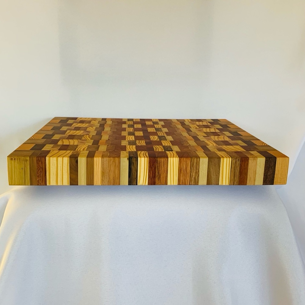 End grain cutting board - Picture 2 of 2